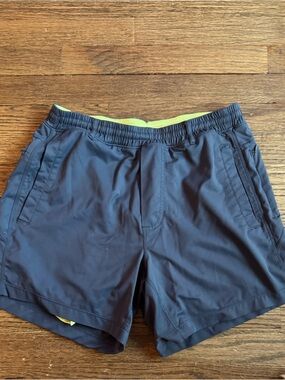 Bird Dog Men’s Boom Shorts, lined, in size medium